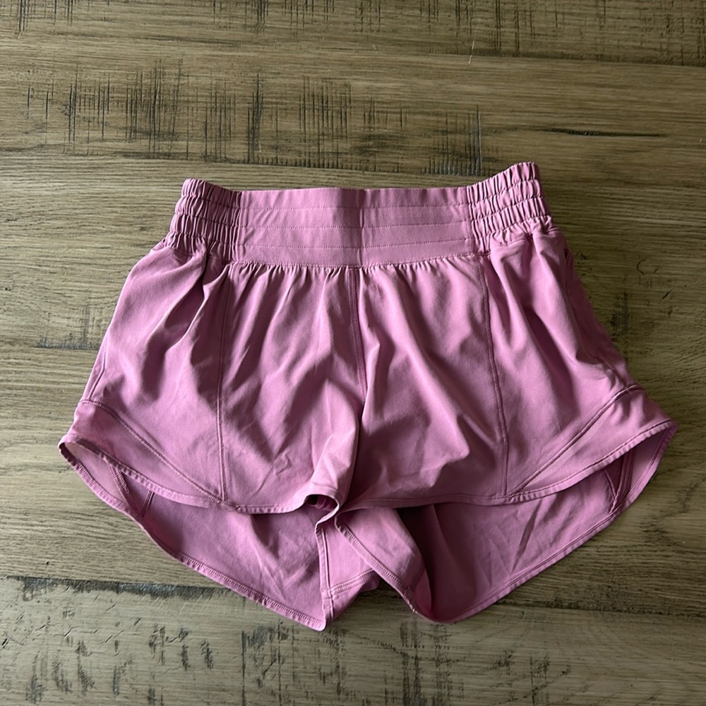 lululemon hotty hots 2.5” high rise size 4